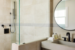 AMG-Suite-Queen-Bathroom