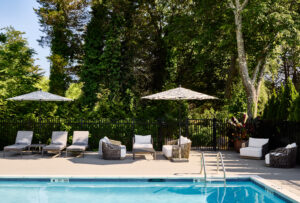 Swimming Pool () Swimming Pool ()